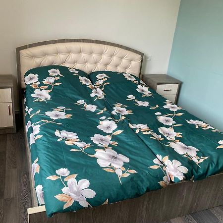 דיליג'אן Lovely 2-Bedroom Apartment Near Ayb School מראה חיצוני תמונה