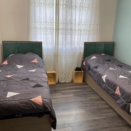 דיליג'אן Lovely 2-Bedroom Apartment Near Ayb School מראה חיצוני תמונה