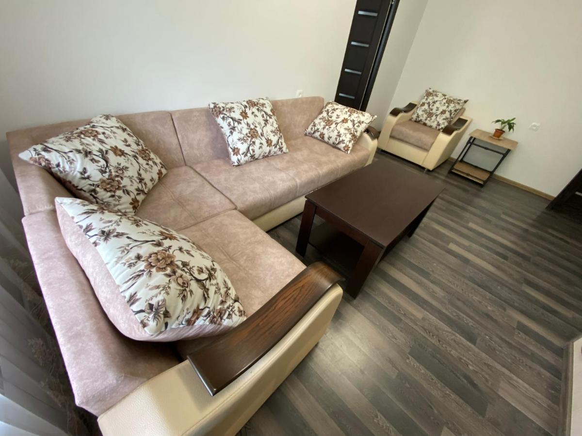 דיליג'אן Lovely 2-Bedroom Apartment Near Ayb School מראה חיצוני תמונה