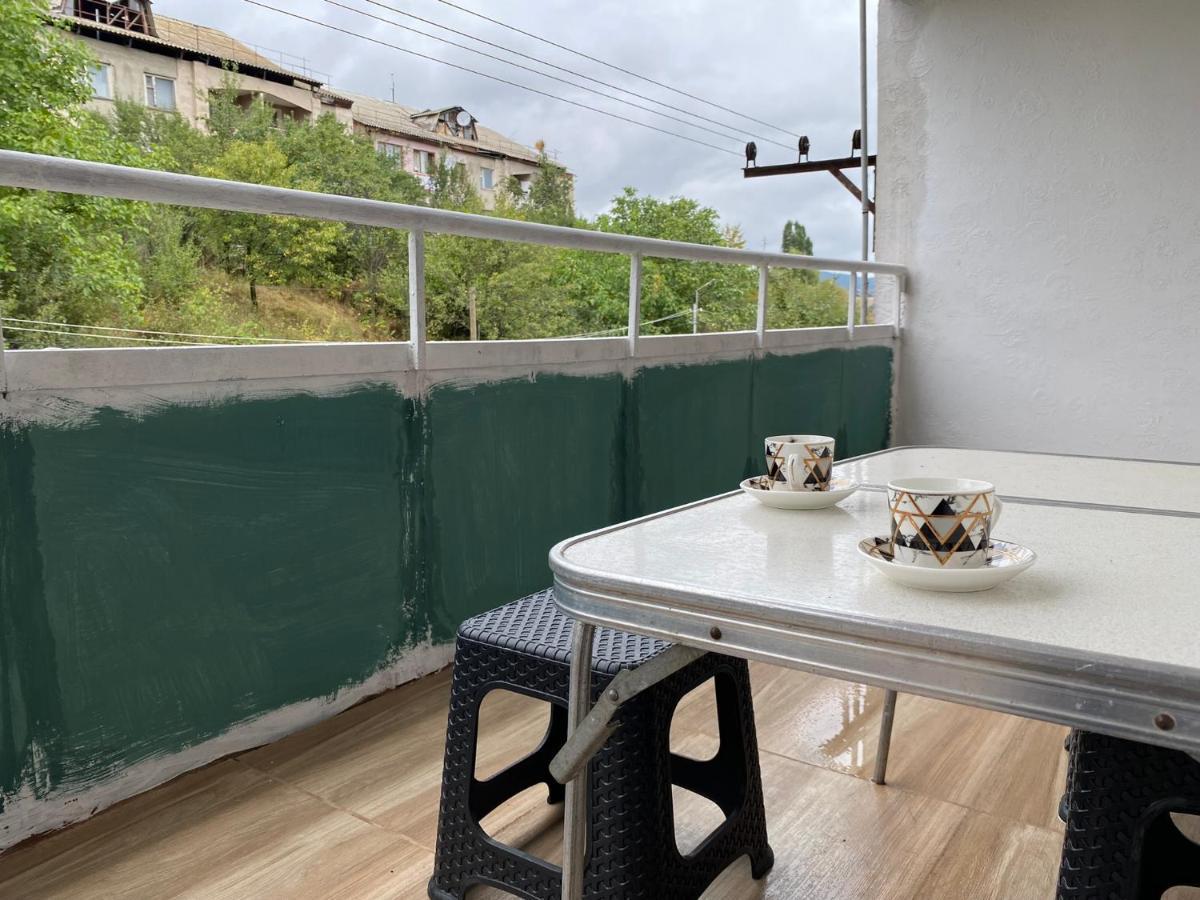 דיליג'אן Lovely 2-Bedroom Apartment Near Ayb School מראה חיצוני תמונה