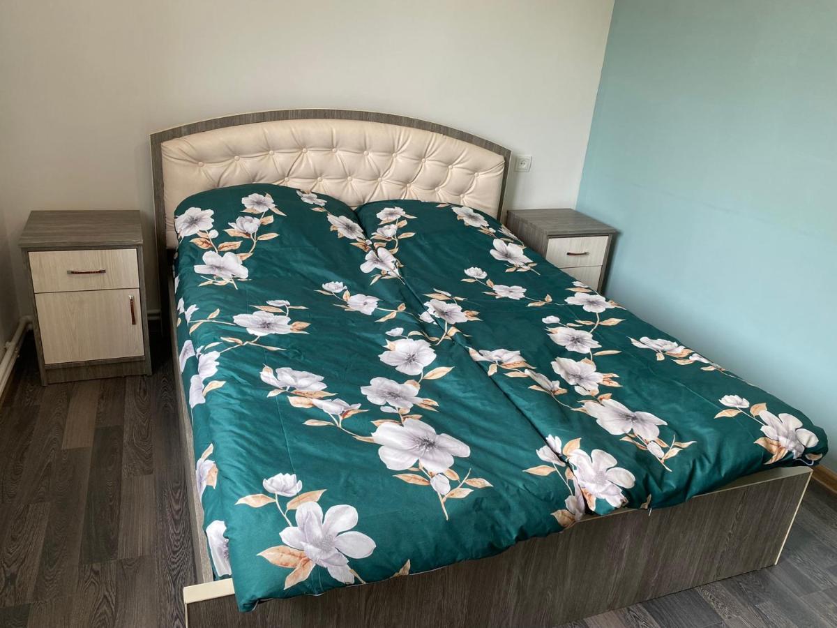 דיליג'אן Lovely 2-Bedroom Apartment Near Ayb School מראה חיצוני תמונה